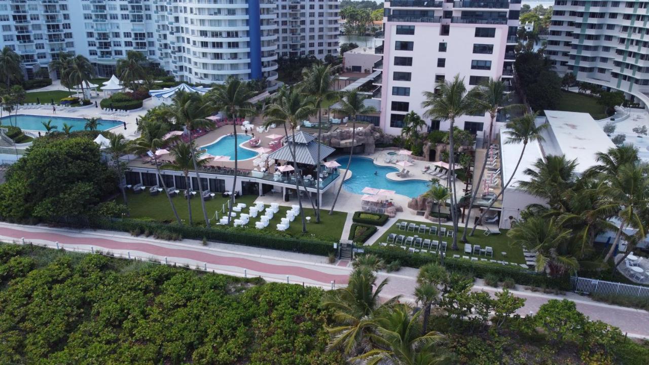 Two Bedroom On The Beach With Balcony And Oceanview Miami Beach Exterior photo